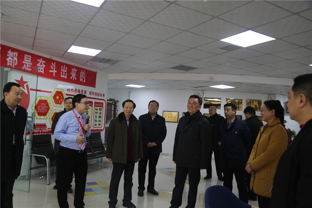 熱烈歡迎全國(guó)總工會(huì)副主席，書記處書記魏地春及省總工會(huì)王保存主席一行蒞臨安陽(yáng)青峰網(wǎng)絡(luò)參觀指導(dǎo)